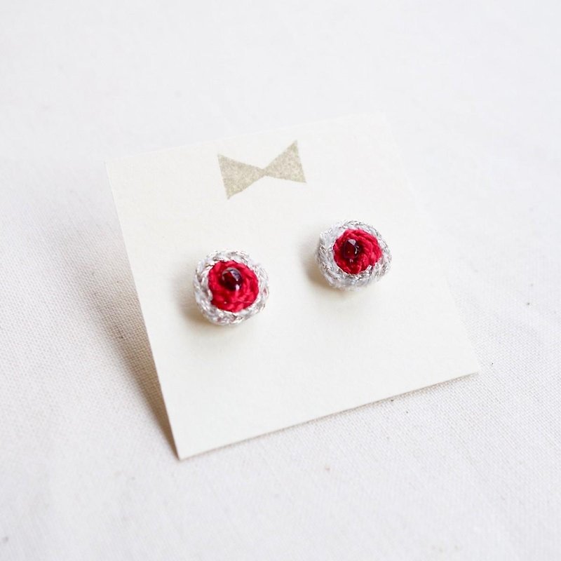 Single earrings c - ต่างหู - ผ้าฝ้าย/ผ้าลินิน สีแดง