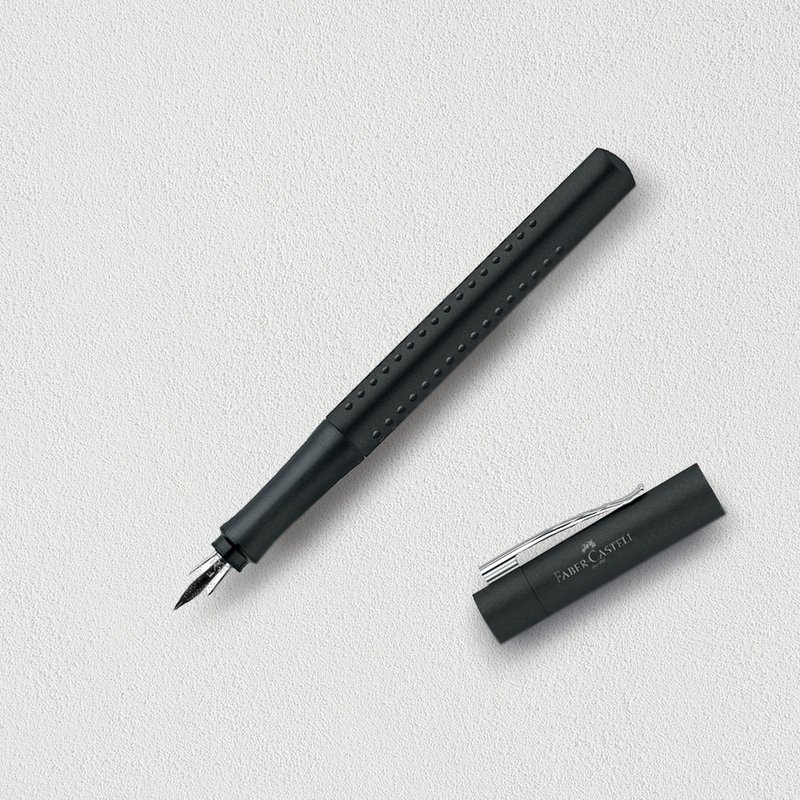 【ファーバーカステル】グリップ万年筆 - F字 ブラック、無料刻印サービス - 万年筆 - その他の素材 ブラック