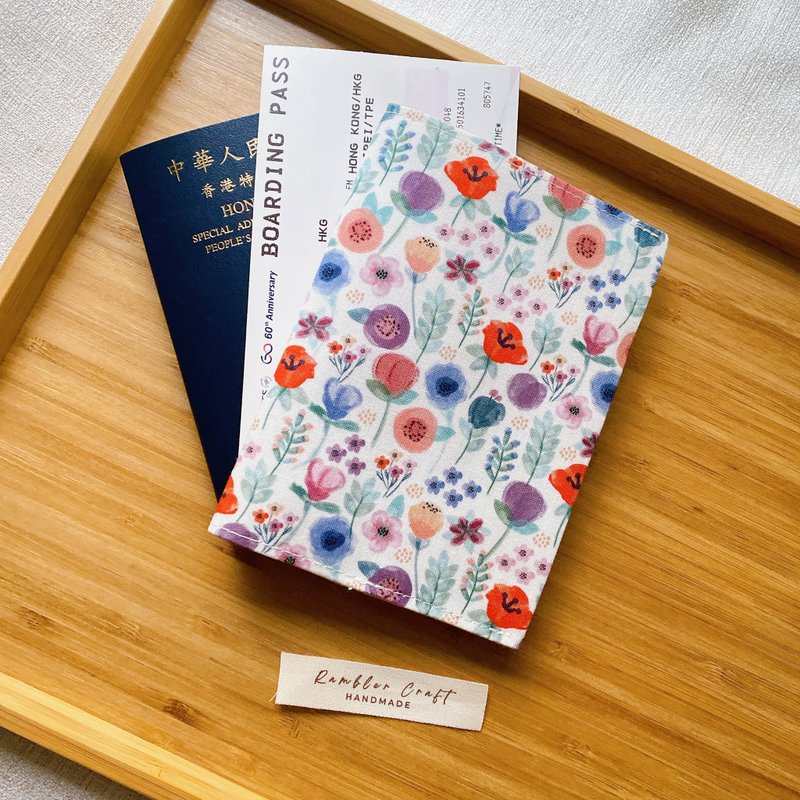 Passport Holder Passport Holder Passport Storage Watercolor Flower Style - ที่เก็บพาสปอร์ต - ผ้าฝ้าย/ผ้าลินิน 