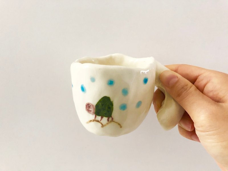 烏龜爬山—手捏陶 茶杯 插畫 - 咖啡杯/馬克杯 - 陶 白色
