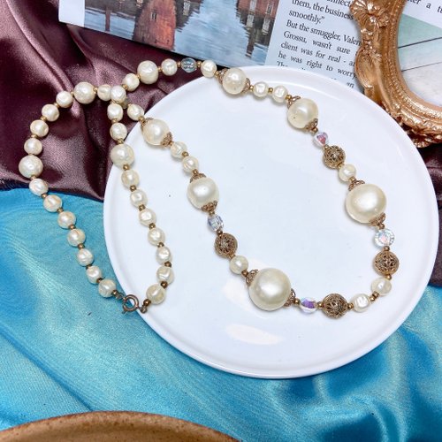 挪亞方舟古董飾品 Vintage Jewelry 【西洋古董飾品】優雅大小珠白珍珠感串不規則鏈條 簍空球彩項鍊