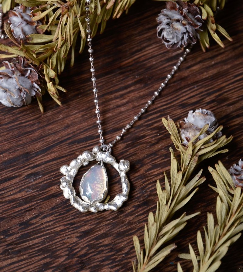 Pear-shaped white opal pendant - Necklaces - Gemstone White