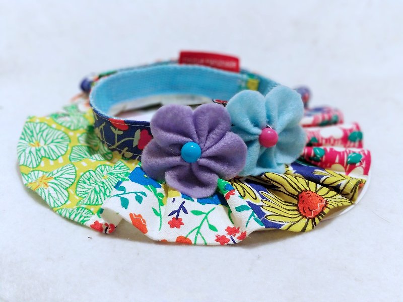 Pet cat and dog flower patchwork collar neck ornament - Collars & Leashes - Cotton & Hemp Multicolor