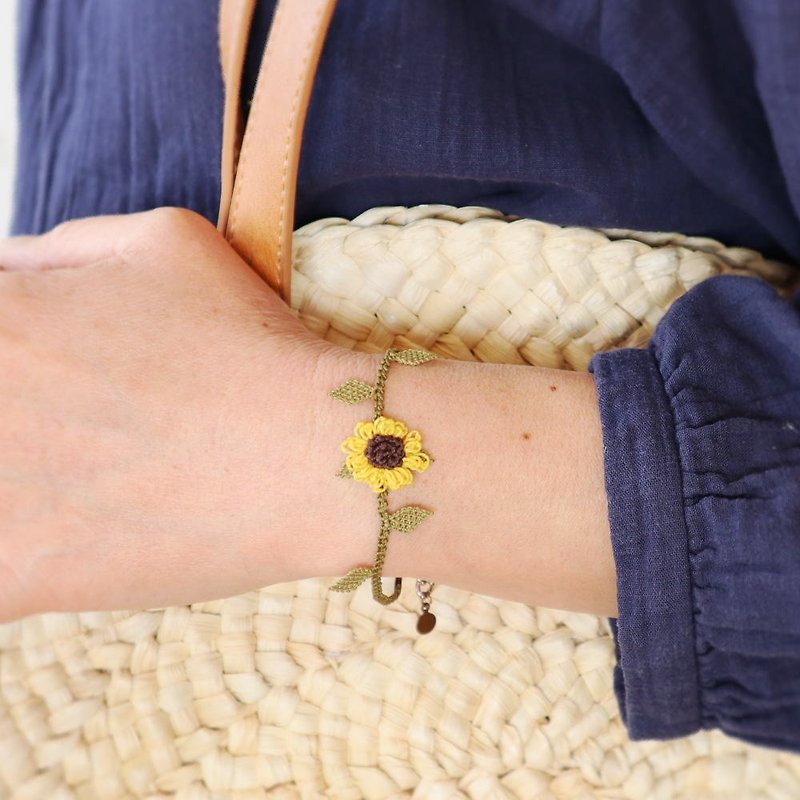 PREMIUM OYA lace Bracelet 【SUNFLOWER】Yellow - สร้อยข้อมือ - ไฟเบอร์อื่นๆ สีเหลือง