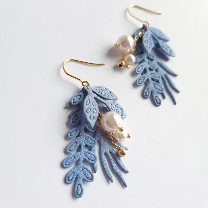 Leather Series-Forest Wing Leather Leaf Pearl Earrings/ Clip-On - ต่างหู - หนังแท้ สีน้ำเงิน