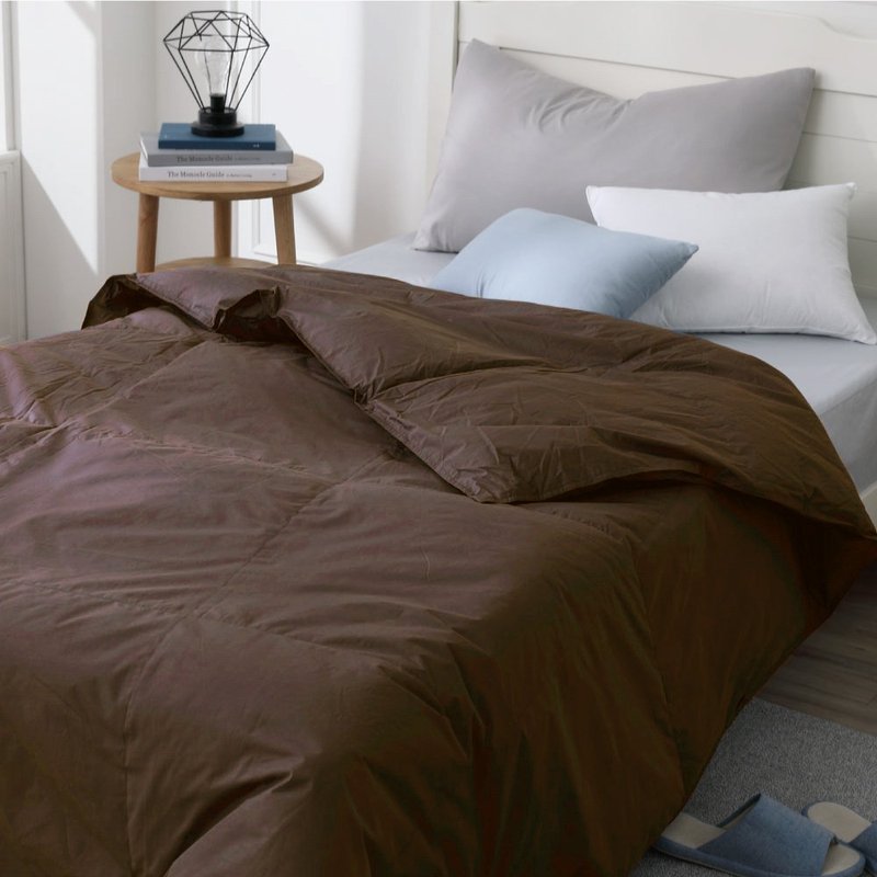 Single/October Quilt/Machine Washable, No Quilt Cover, Good Quilt Cover for a Whole Year - Simple Brown - ผ้าห่ม - ขนของสัตว์ปีก 