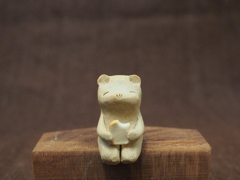 Bread lover Bear Ceramics By gapN studio - Items for Display - Pottery Brown