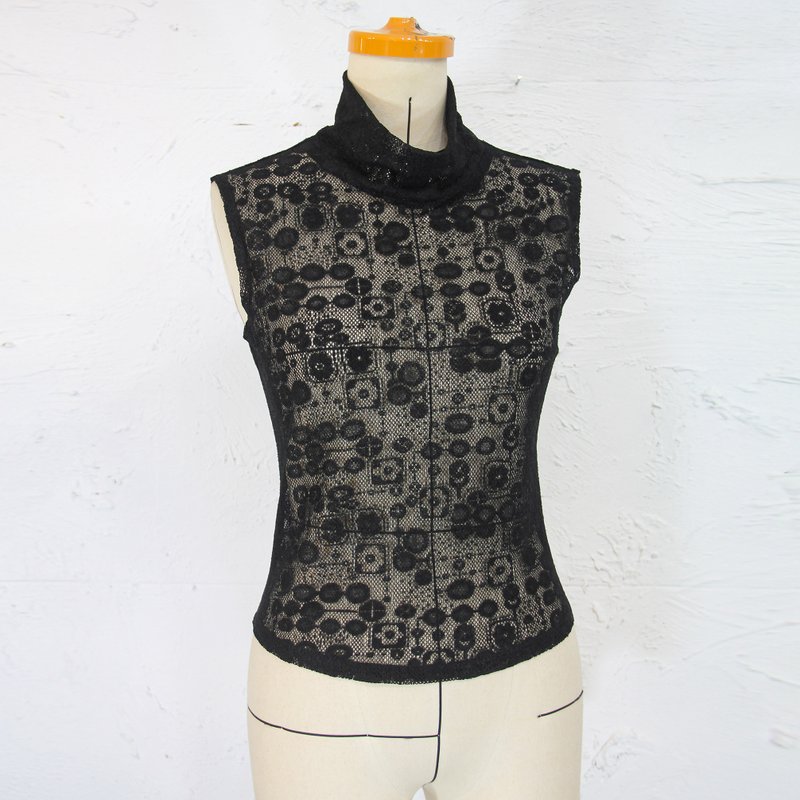 Aman No.72 Elastic Sleeveless Lace Sheer Top All Black Pop Style - เสื้อกั๊กผู้หญิง - วัสดุอื่นๆ 