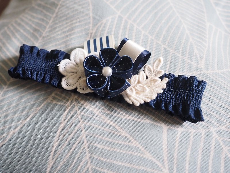 Blue baby headband with handmade ribbon flower and lace - ผ้ากันเปื้อน - ผ้าไหม สีน้ำเงิน