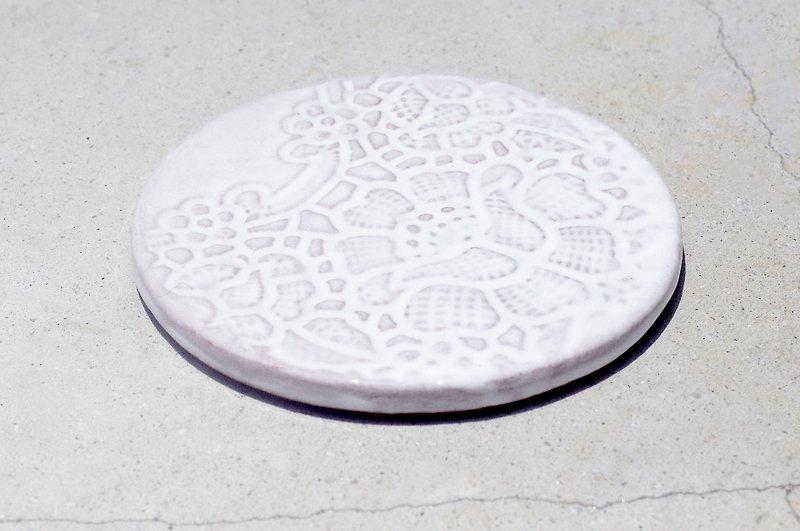 Valentine's Day Gift Handmade Relief Ceramic Coaster / Hand-painted Coasters / Boho Wind Cup Mat - Romantic Garden Lace Flower White Coaster - Coasters - Pottery White
