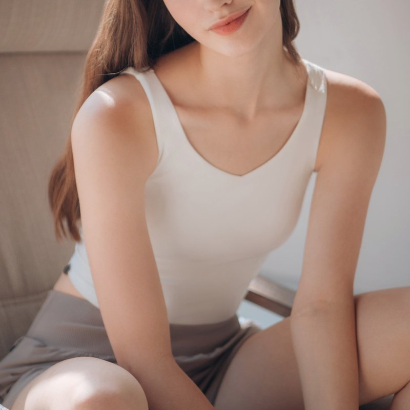 【MACACA】常夏日花3D背心 - AIE1146 白 - 女運動上衣/背心 - 尼龍 白色
