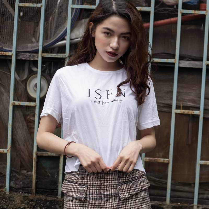 ISFN Logo crop top 短版 輕薄 舒適 上衣 T Shirt 夏天 海邊 - T 恤 - 棉．麻 白色