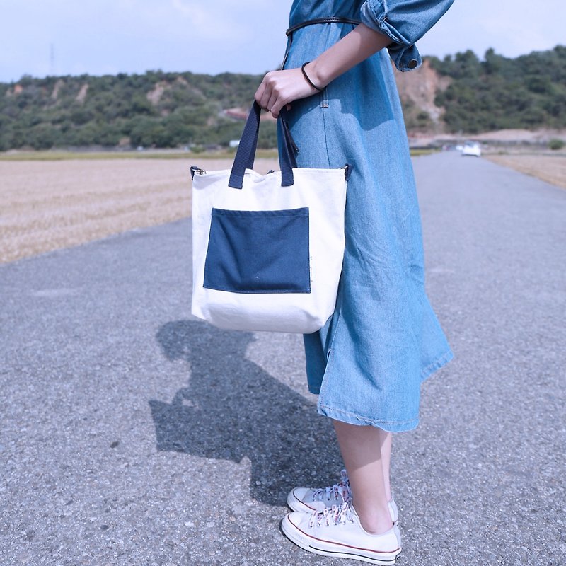 Crossbody bag outside the blue window - Messenger Bags & Sling Bags - Cotton & Hemp Blue