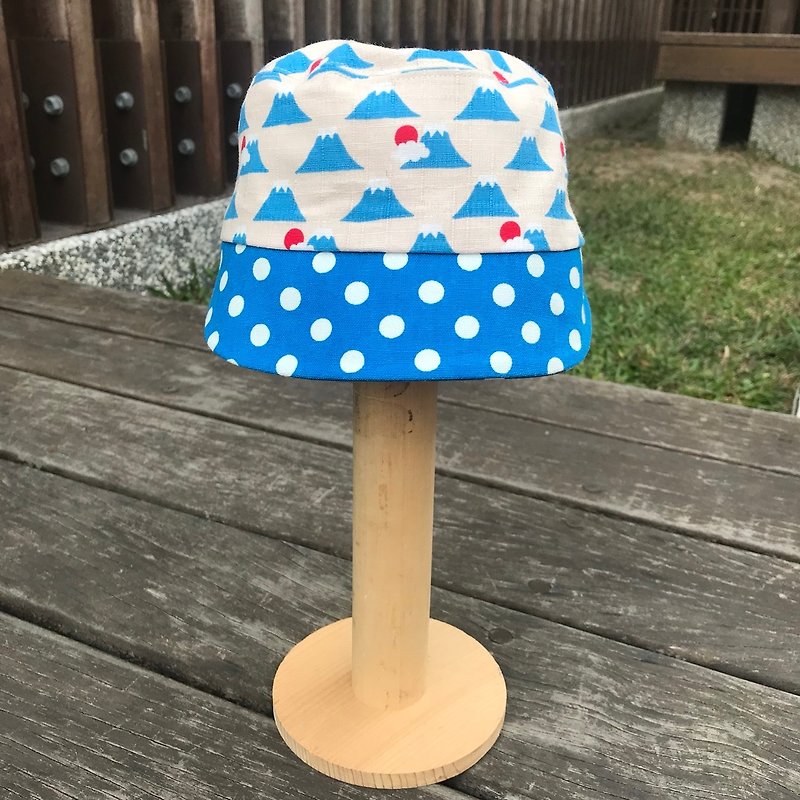 Mount Fuji - hand-made double-sided hat - หมวก - ผ้าฝ้าย/ผ้าลินิน สีน้ำเงิน