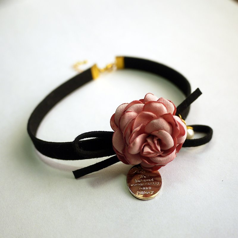 エレガントな椿の真珠のネックレス。 【パンナコッタ] - ネックレス - 寄せ植え・花 ピンク