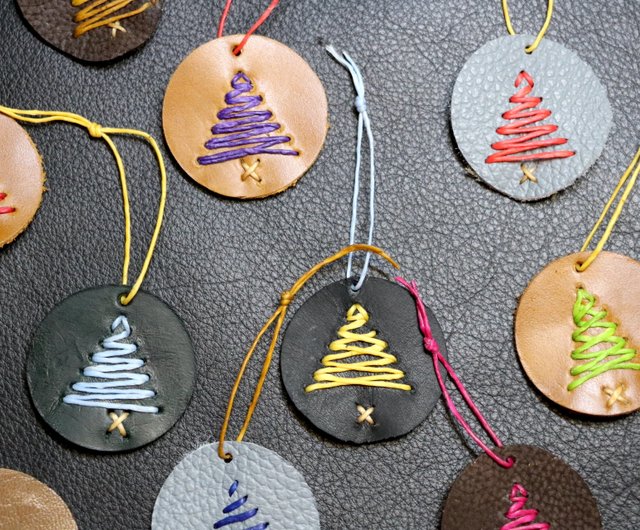 【新品未使用】ベルルッティ クリスマスツリーオーナメント キーホルダー クリスマスツリーに変身！？ アクリルキーホルダー - one for you