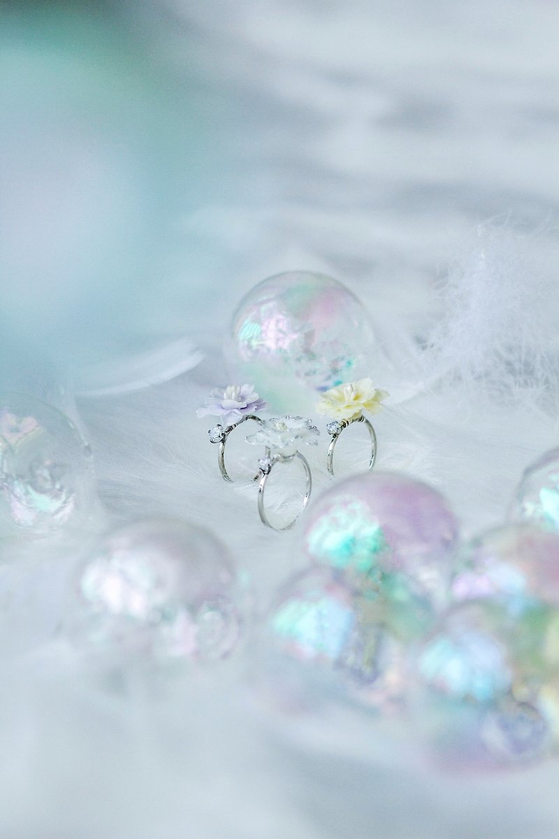 POM POM:冬日雪牡丹水晶球925純銀戒指(三色可選) - 戒指 - 黏土 藍色