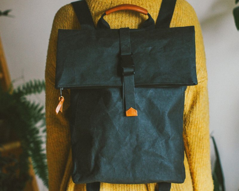 Sustainable Black Rucksack Backpack, Black Backpack, Folded Top Backpack - กระเป๋าเป้สะพายหลัง - กระดาษ สีดำ