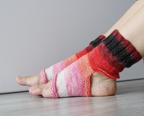 Wool yoga socks. Hand knit open toe socks