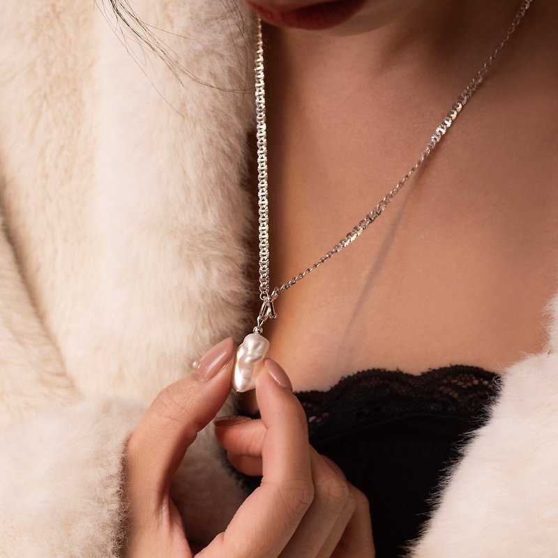 【Handcrafted Design】Meteorite・925 Silver Natural Pearl Necklace - สร้อยคอ - ไข่มุก สีทอง