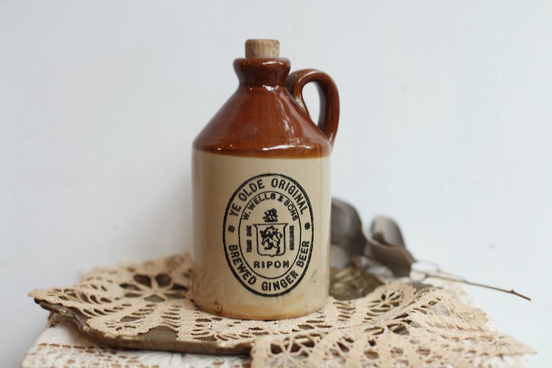[Good day fetish] British vintage bottle w.well & sons ripon display props - Bar Glasses & Drinkware - Pottery Brown