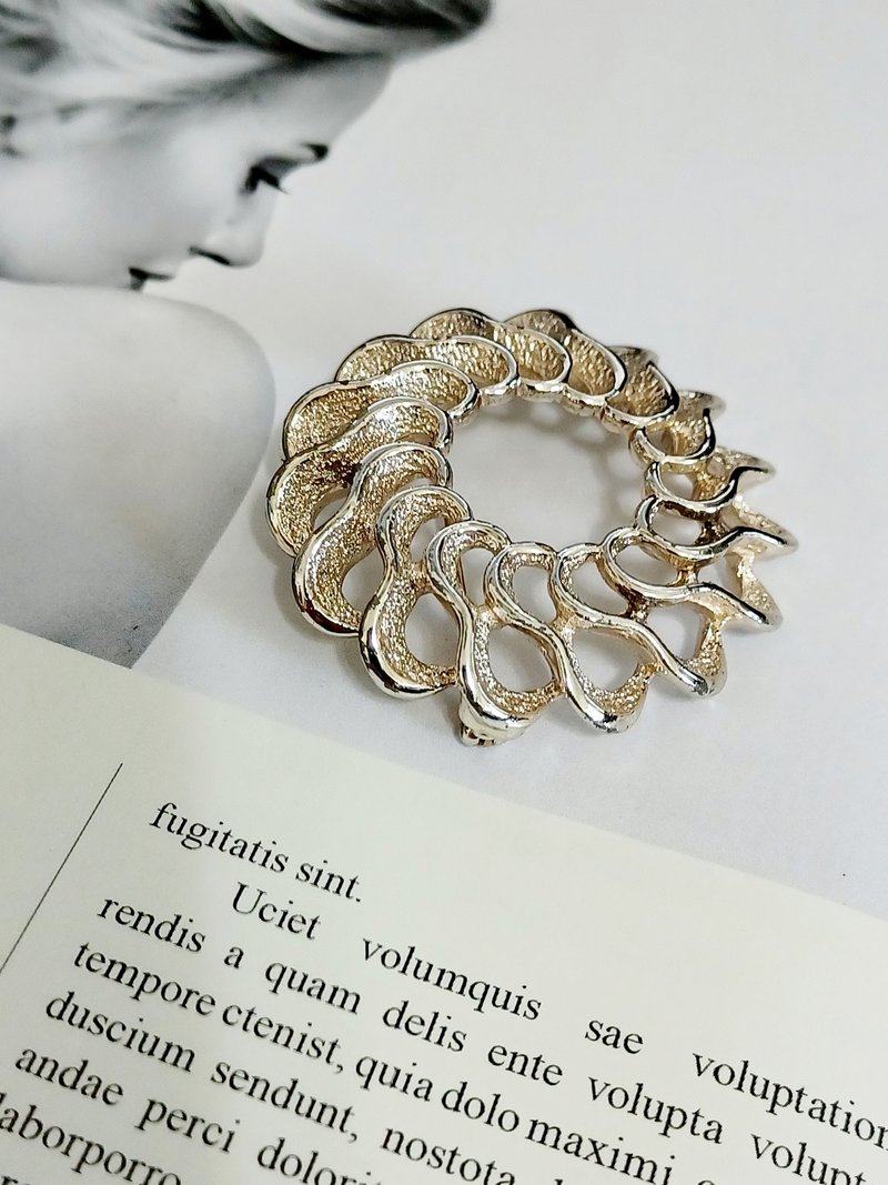 vintage jewelry Sarah.cov  金色環形旭日紋 別針 - 胸針 - 其他金屬 