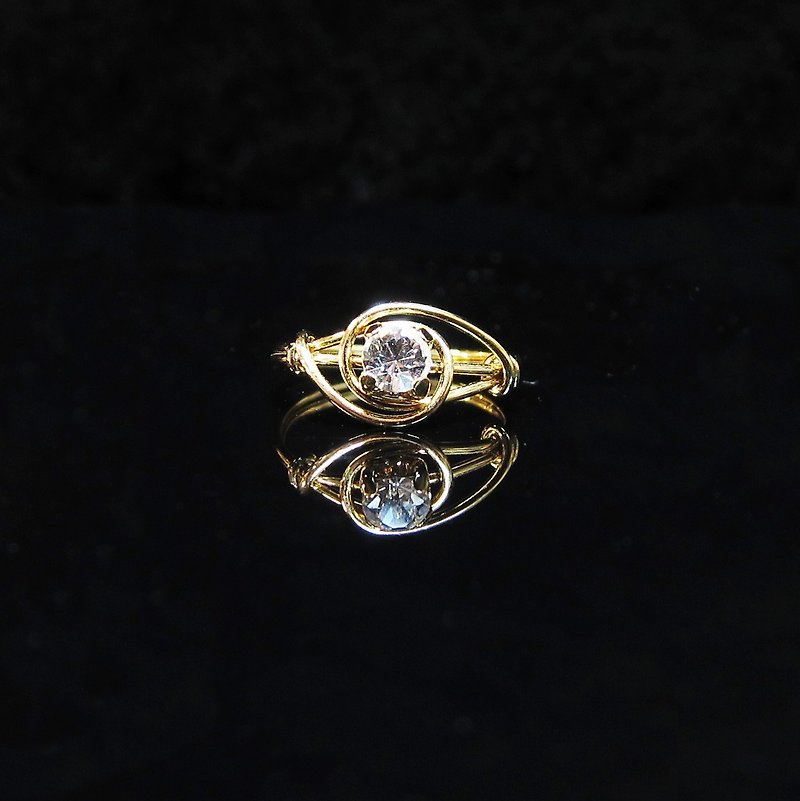 【Heart Ring Diamond Ring】-Wrapped with K gold wire braided ring. commemorative ring. Crystal diamond ring. Swarovski Crystal - Couples' Rings - Other Metals 