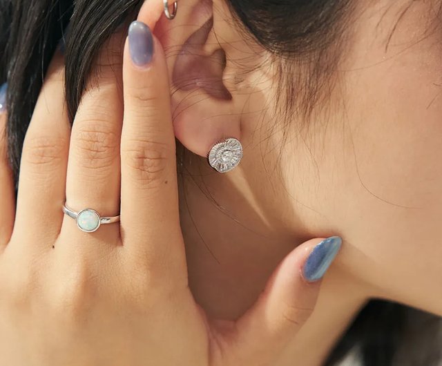 ウェーブスタメンダイヤモンドピアス - ショップ soireebynytw ピアス