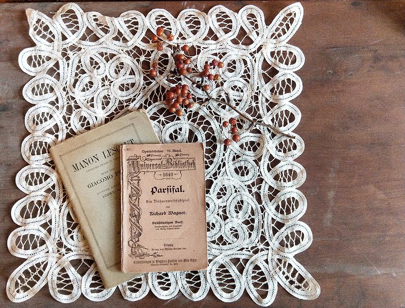 [Good day fetish] European vintage/antique antique handmade crochet lace piece 018 - Items for Display - Cotton & Hemp White