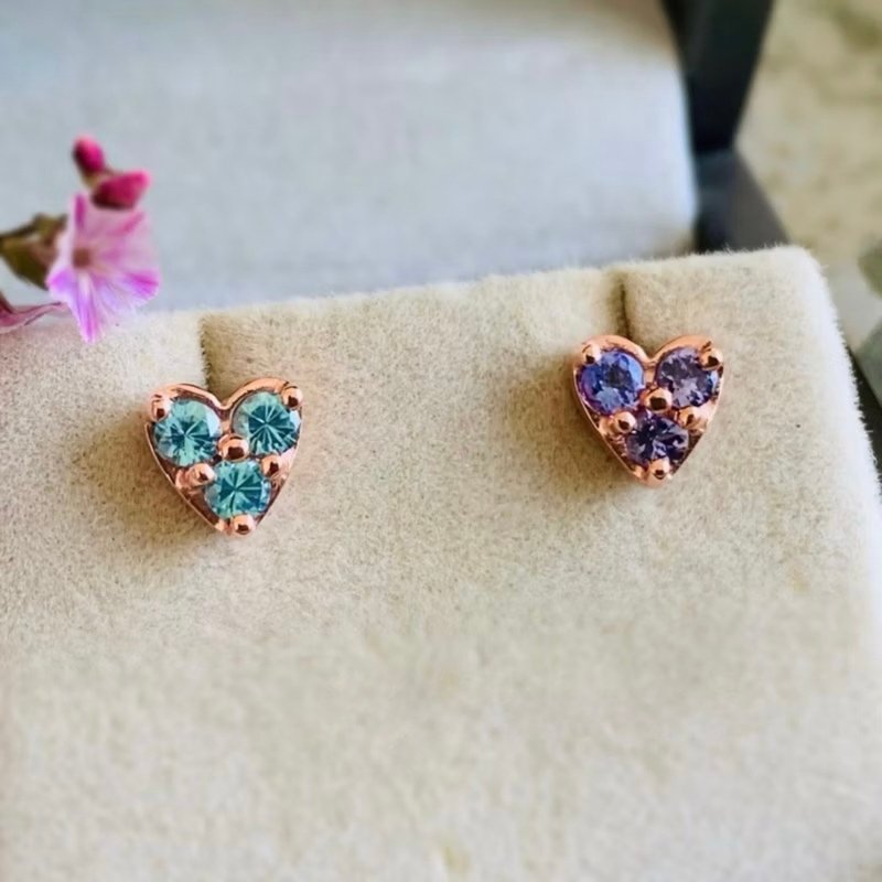 心形耳釘, 鑲嵌坦桑石和藍色托帕石, 圓形, 3毫米。 - 耳環/耳夾/耳骨夾 - 半寶石 多色