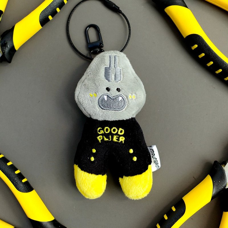 Work hard to make pliers. Rain over the mountain. Original pliers plush pendant hardware keychain funny cute school bag pendant - ที่ห้อยกุญแจ - วัสดุอื่นๆ 