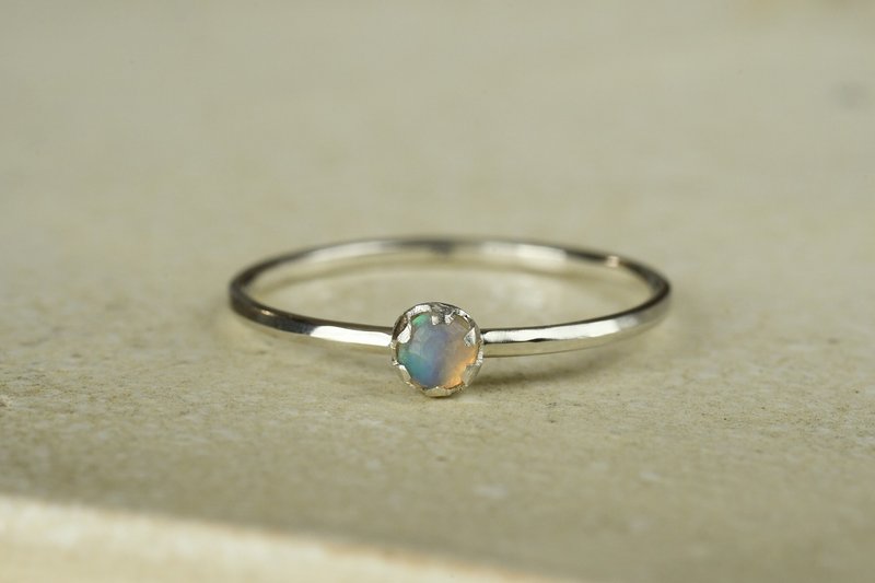 A story of the sparkle of opal - General Rings - Other Metals Silver