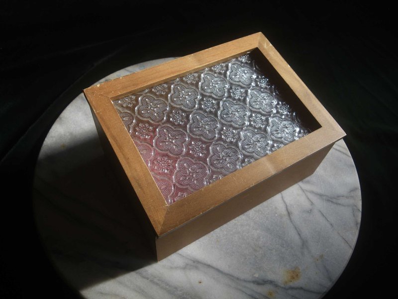 [OLD-TIME] Early Taiwan-made Begonia Flower Glass Jewelry Box - กล่องเก็บของ - วัสดุอื่นๆ 