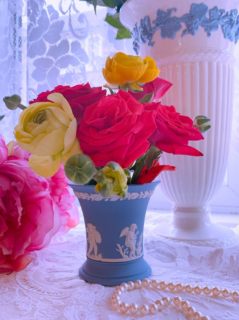 英國製Wedgwood jasper藍色碧玉浮雕小天使花瓶筆筒化妝工具桶 - 植物/盆栽/盆景 - 陶 藍色