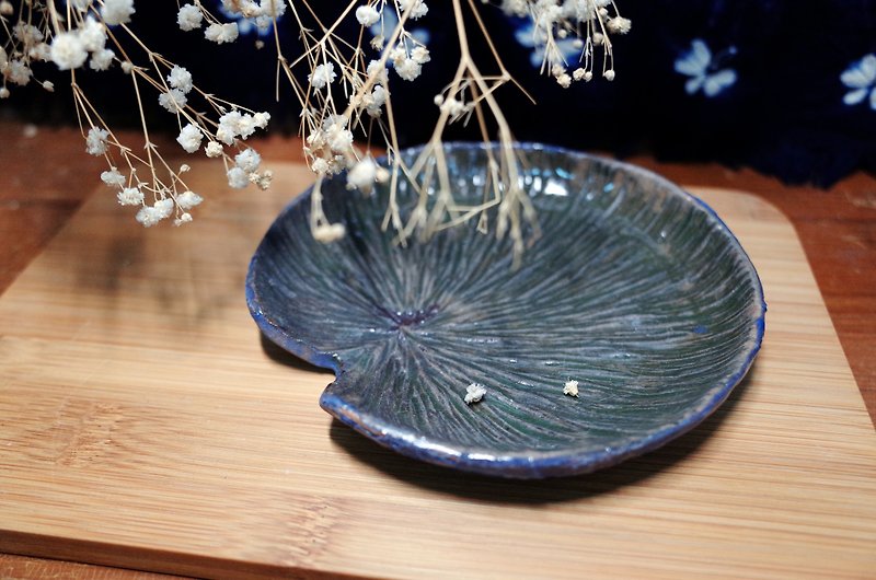 ユリは、スイレンの葉（小皿）のパッド - 花瓶・植木鉢 - 陶器 グリーン