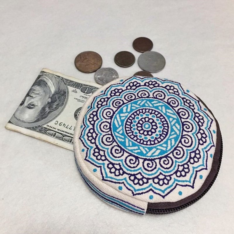 手繪零錢包 圓型 3c收納包 紫色 粉藍色 草綠 手繪包 Henna Mandala 設計 彩繪 漢娜 蔓蒂 曼陀羅 禪繞 民族 印度彩繪 帆布 - 零錢包/小錢包 - 棉．麻 藍色