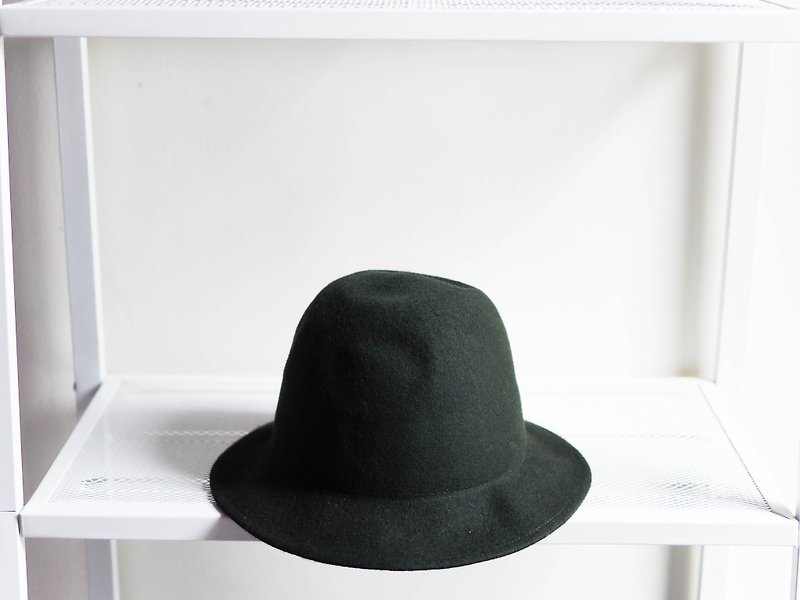 リバーヒル - クラシックでエレガントなフレンチアンティーク/オリーブ濃い緑の帽子本体/アンティークプレーン圧縮品質羊毛ドーム絵帽子/クローシュ帽子婦人帽子レトロ - 帽子 - ウール グリーン