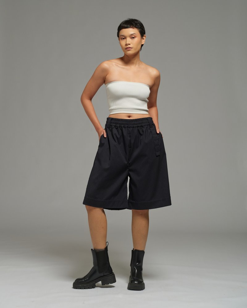 Unisex: Office Short Pants (Pinstripe Navy) - 女短褲/五分褲 - 聚酯纖維 藍色