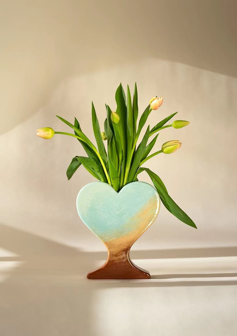 TOT COR Spanish handmade art vase heart landscape summer Paisajes Summer Valentine's Day gift box - Pottery & Ceramics - Porcelain Blue