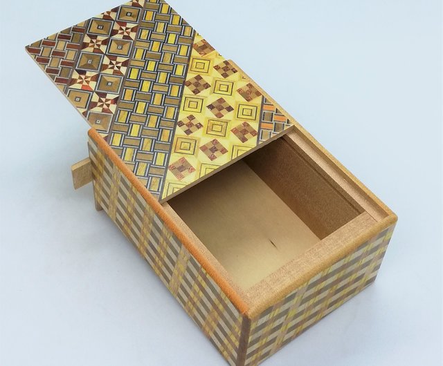 4 sun 7 steps Japanese puzzle box Himitsu-bako Hakone Yosegi-zaiku