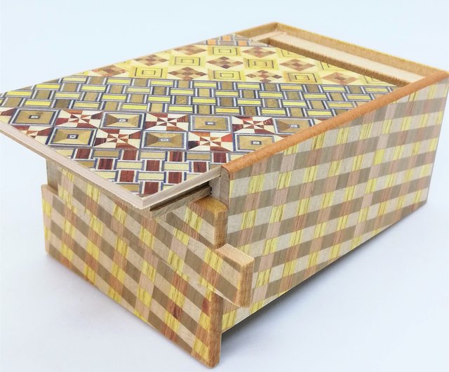 4 sun 7 steps Japanese puzzle box Himitsu-bako Hakone Yosegi-zaiku