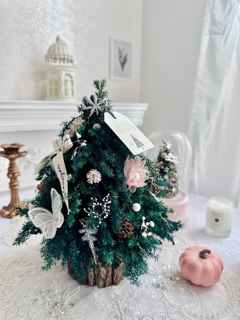 Little Romantic Everlasting Cedar Christmas Tree - ช่อดอกไม้แห้ง - พืช/ดอกไม้ สีเขียว