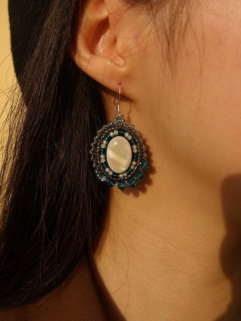 Handmade bead earring - ต่างหู - โลหะ สีน้ำเงิน