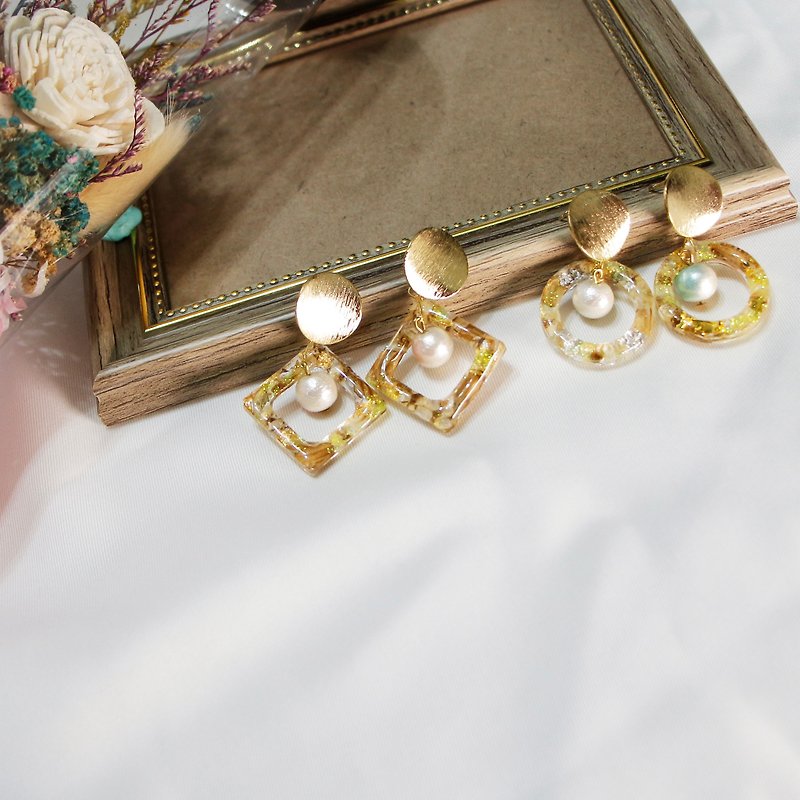 Dry Flower Ornament | Japanese Resin | 14K Gold Earrings_Fangyuan - ต่างหู - เรซิน หลากหลายสี
