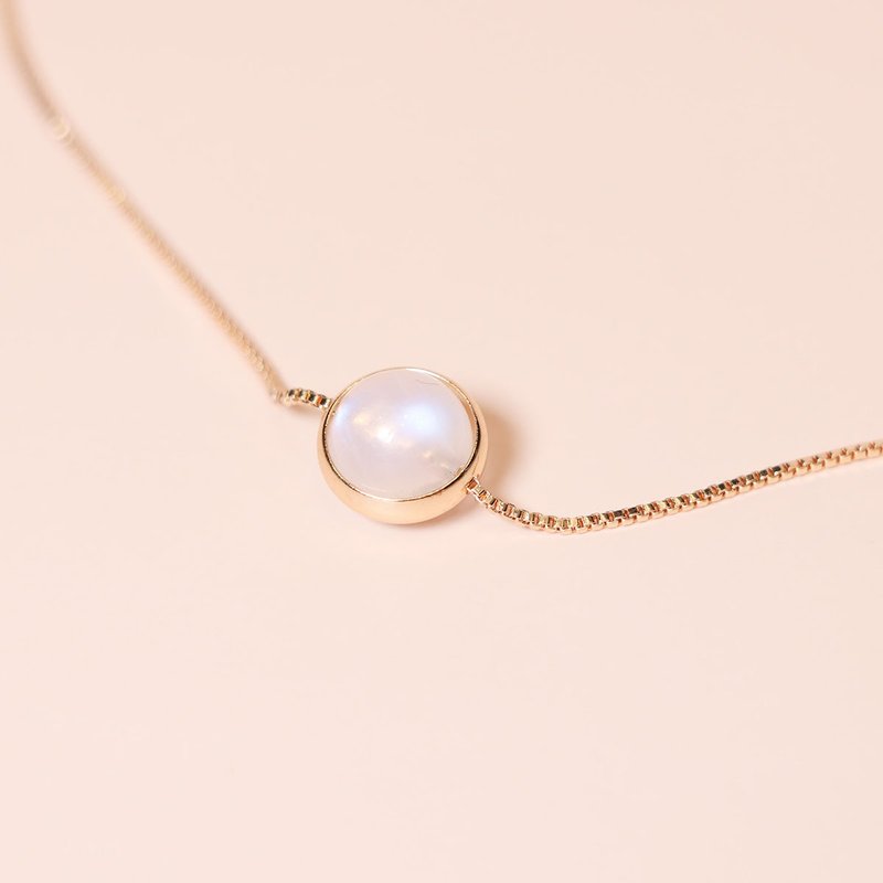 Rising Sun‧Snow Blue Halo Moonstone Circle Necklace - สร้อยคอ - คริสตัล ขาว