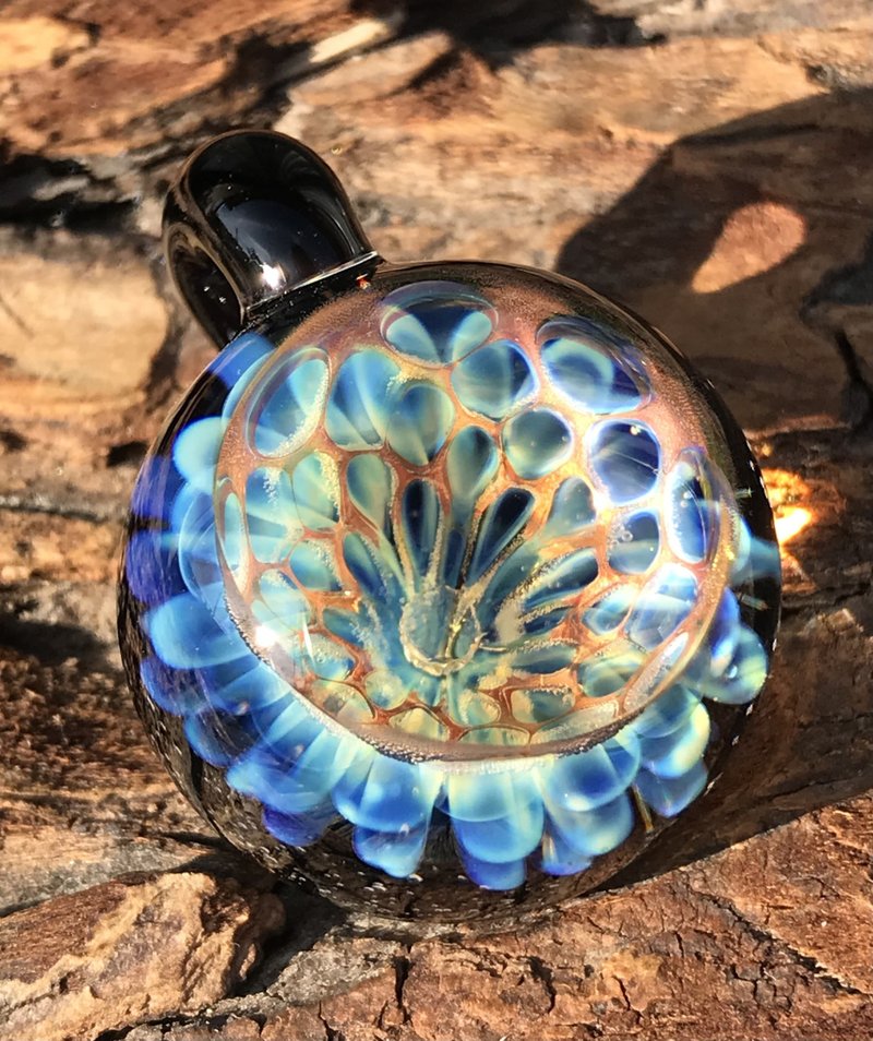boroccus gravity well solid geometric borosilicate glass pendant - ネックレス - ガラス 多色