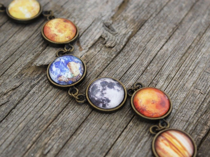 Solar System Bracelet, Planet Bracelet, Galaxy Bracelet, Universe, Space Jewelry, The Earth, Full Moon, Sun, Neptune, Jupiter, Mars, Venus - 手鍊/手環 - 其他金屬 多色