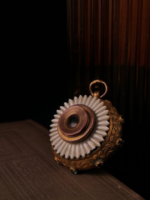 鑲珹古董珠寶 1820s 法國 波旁復辟時期 配方合金望遠鏡吊墜