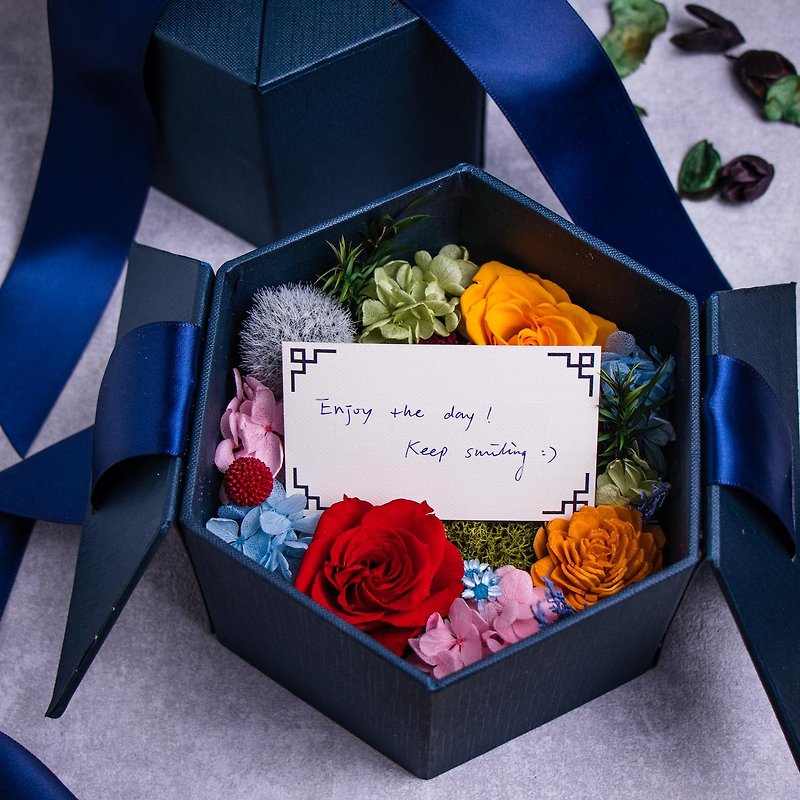永生花六角禮物盒 - 繽紛藍 / 情人節 / 生日 / 紀念日 / 送禮 - 花瓶/陶器 - 植物．花 藍色