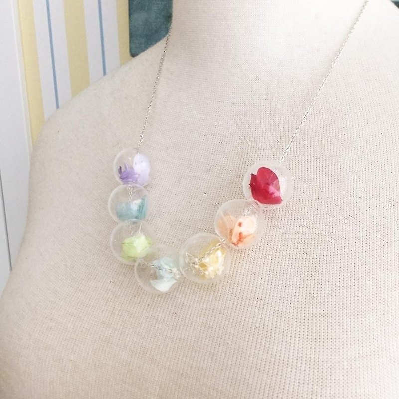 Rainbow Necklace Preserved Flowers Glass Ball Birthday Bridal Shower Gifts - Necklaces - Plants & Flowers Multicolor
